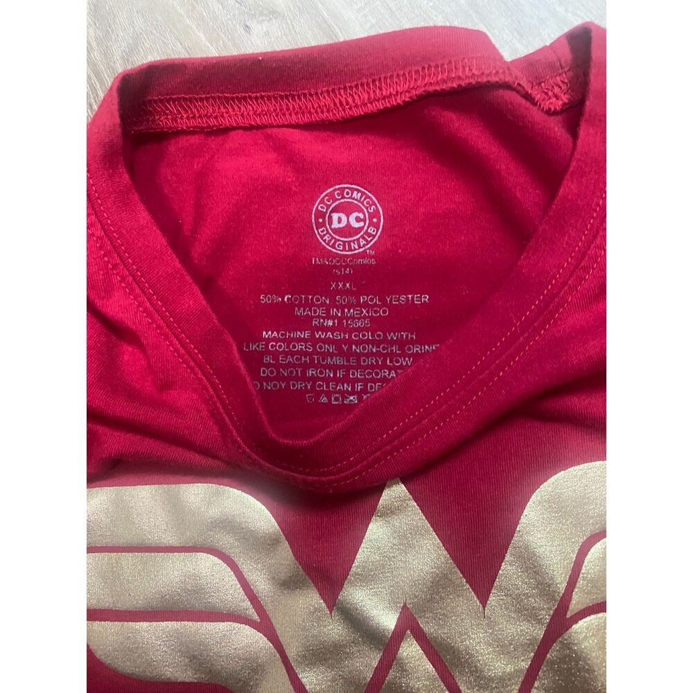 Wonder Woman Gold Foil Striped Sleeves Red Juniors T-Shirt Tee Size XXXL - Picture 3 of 5